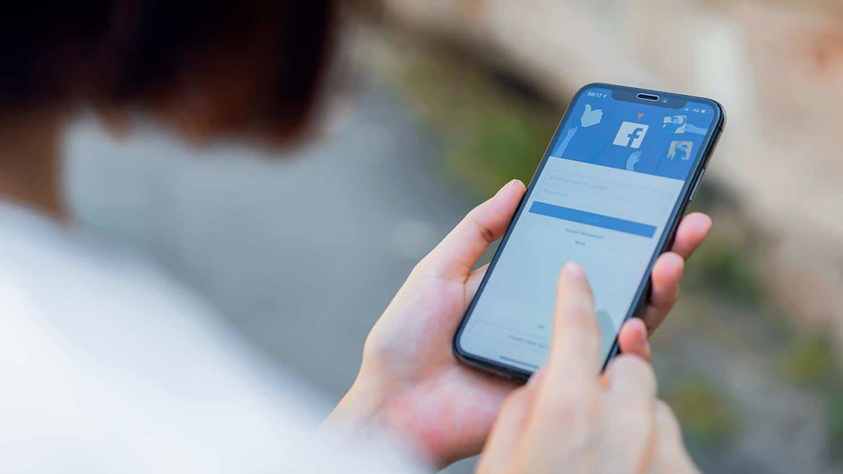 Bạn có đang sử dụng Facebook an toàn không? Chọn lọc nội dung như nào cho  phù hợp? | Hoàng Hà Mobile
